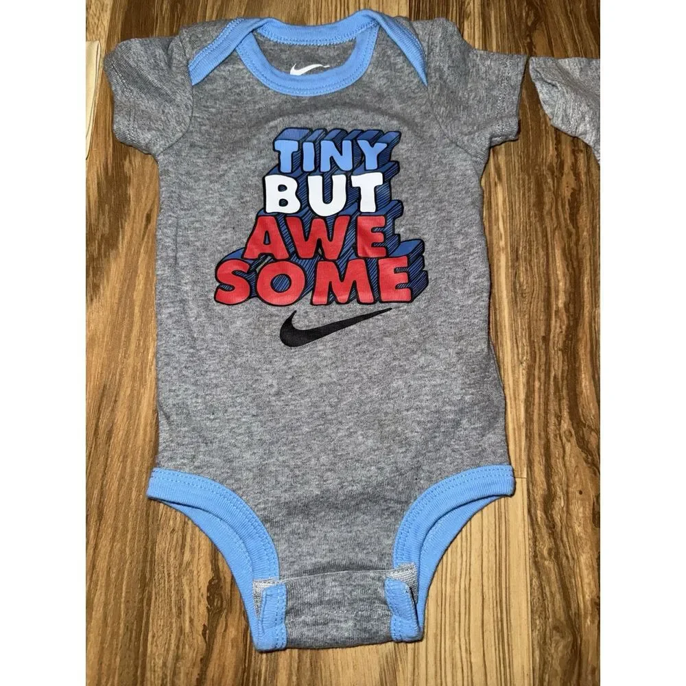 Nike Pitt Boys Bodysuit‎ Lot 0/3 Months 0/6 Months